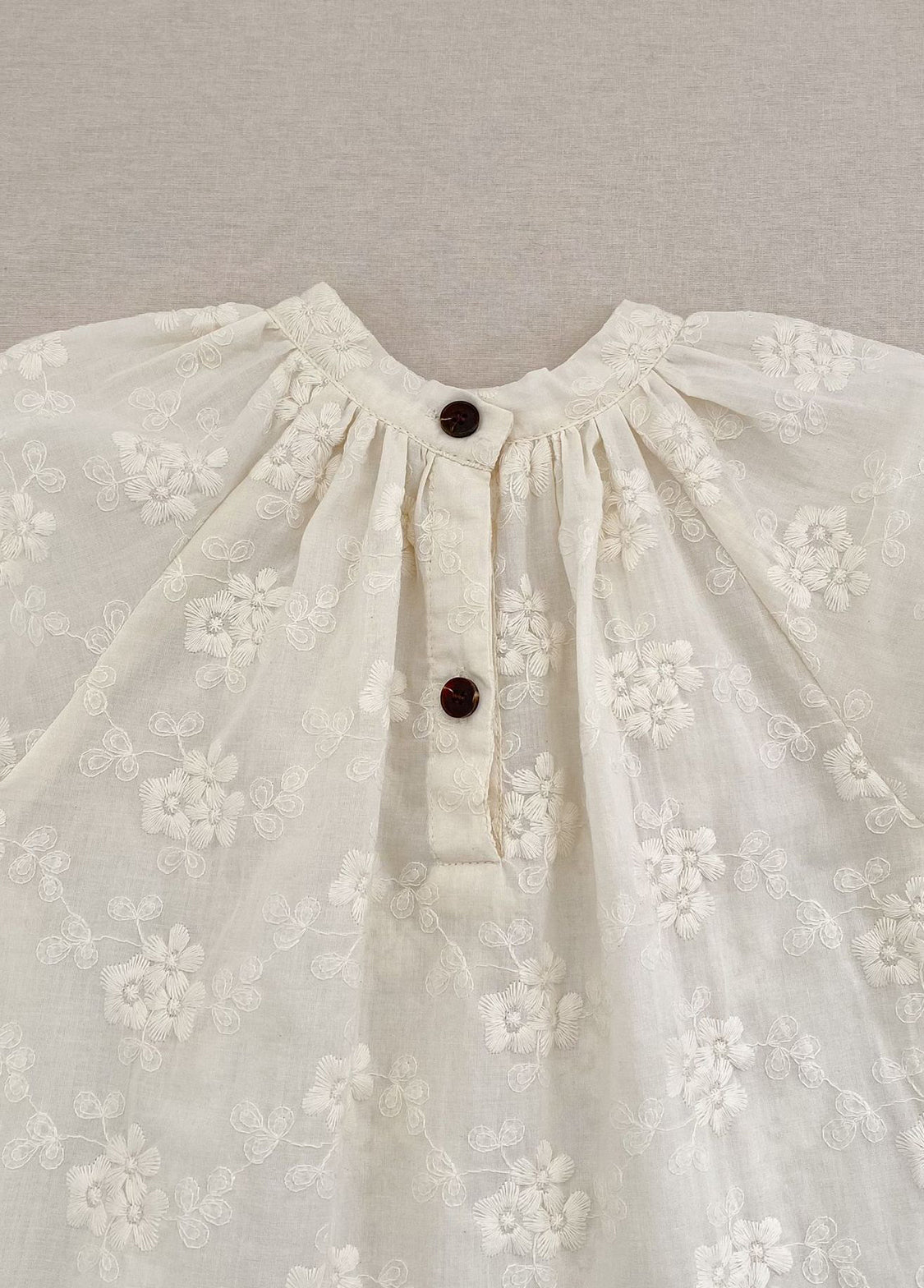 Girls Sweet Retro Three-dimensional Floral Embroidered Puff Sleeve Dress