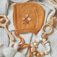 Bonnet with Wooden Ring2